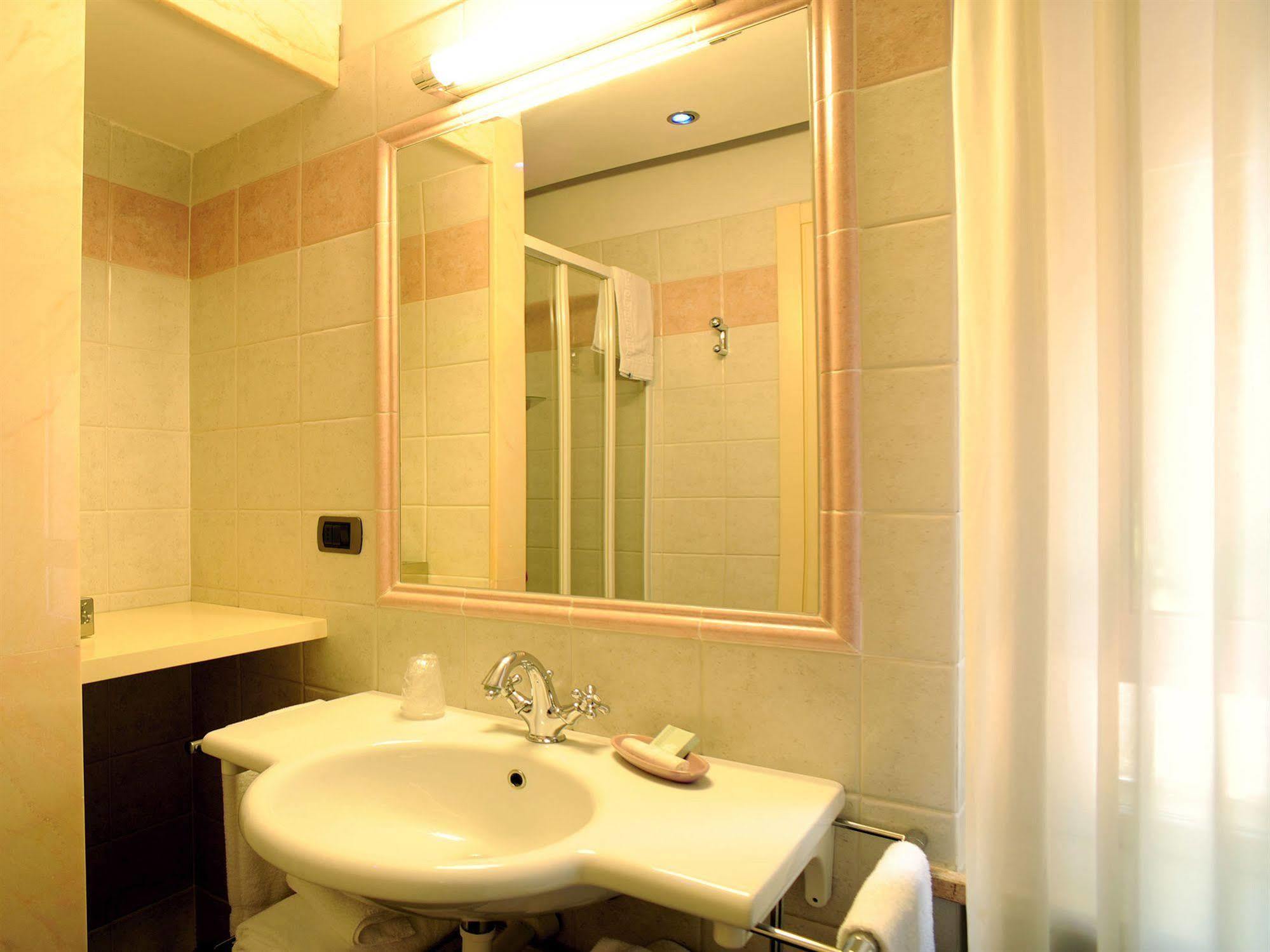 Hotel Domo Perugia Quarto foto